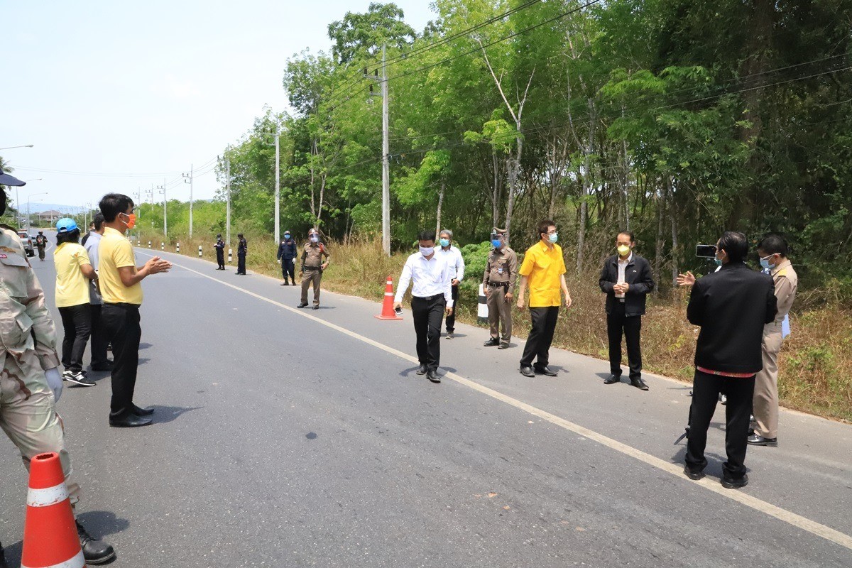 ผู้ว่าสงขลา ลงตรวจเยี่ยม จุดตรวจคัดกรองโควิด-19