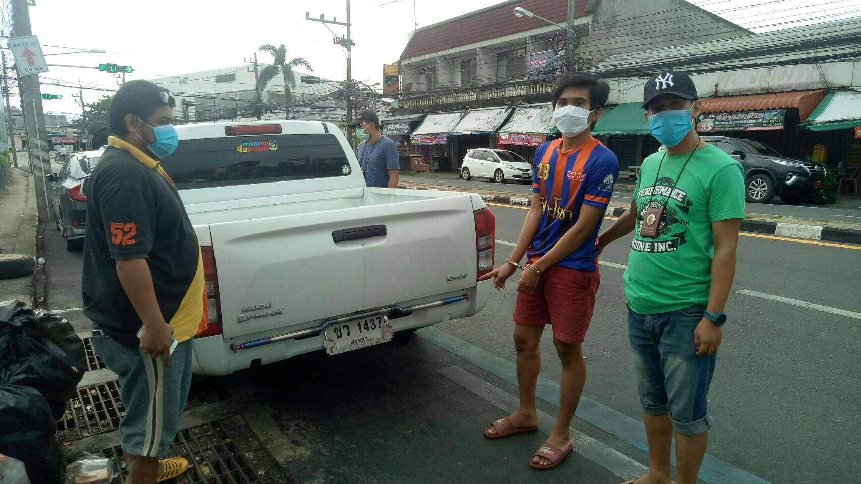 ตำรวจรวบตัวแล้วโจรปล้นร้านทอง ปากซอย16​ ถนนทะเลหลวง​(วชิรา)​ ได้ทองไปน้ำหนัก3บาท​