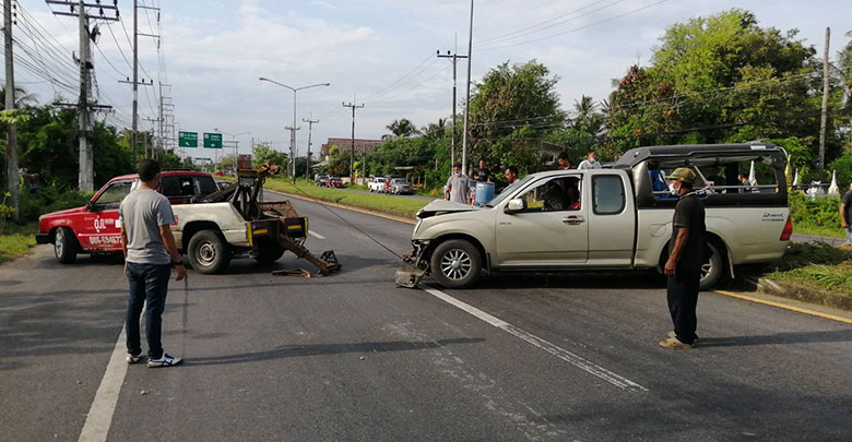 อุบัติเหตุรถคนงานพลิกคว่ำ ถนนระโนด-สงขลา คนงานบาดเจ็บทั้งคัน 12 คน