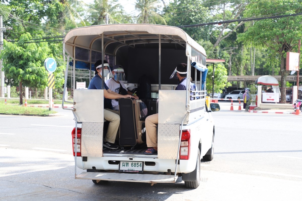 จังหวัดสงขลา รับคนไทยเดินทางกลับจากซาอุดิอารเบีย 39 ราย ด่านพรมแดนปาดังเบซาร์