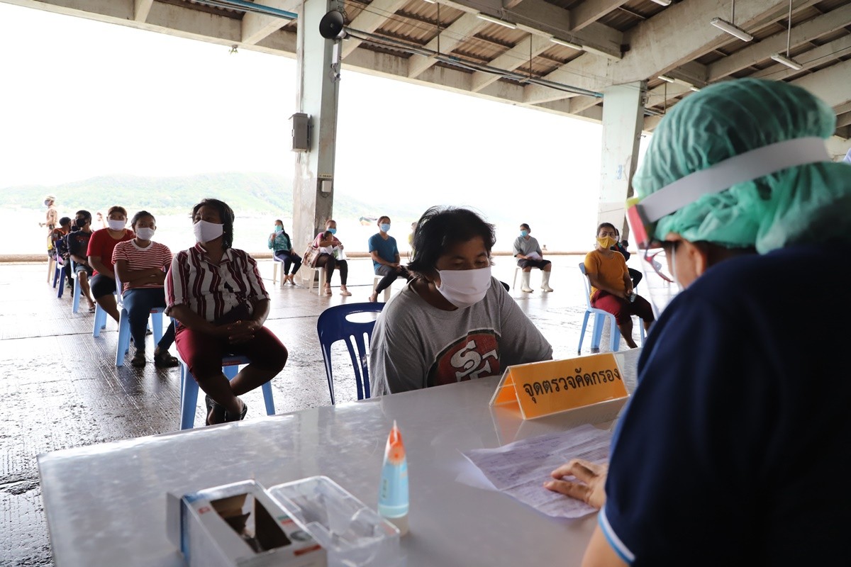 ผู้ว่าสงขลาช่วยเหลือ“แรงงานสงขลา  ร่วมแรงร่วมใจต้านภัย COVID-19”