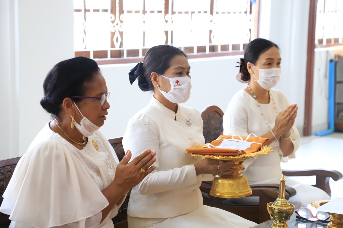 จ.สงขลา จัดกิจกรรมถวายเทียนพรรษาและผ้าอาบน้ำฝนเทศกาลอาสาฬหบูชาและเข้าพรรษา