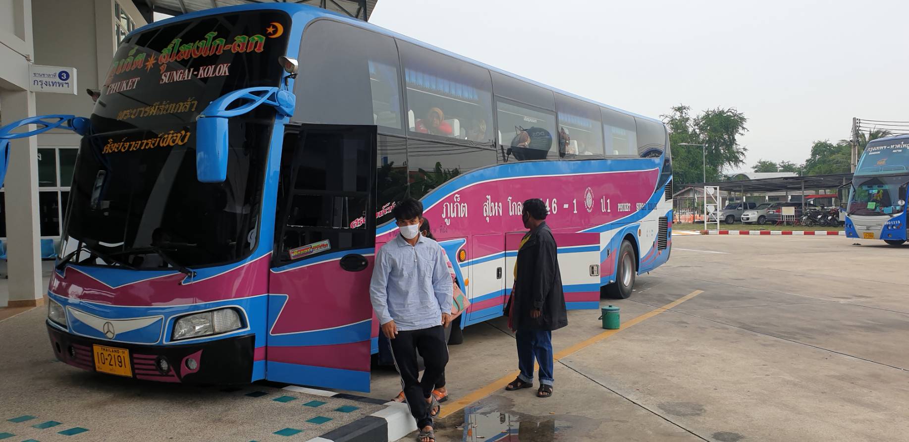 บขส.สงขลา-หาดใหญ่คนแน่นแห่เดินทางช่วงหยุดยาวเข้าพรรษา