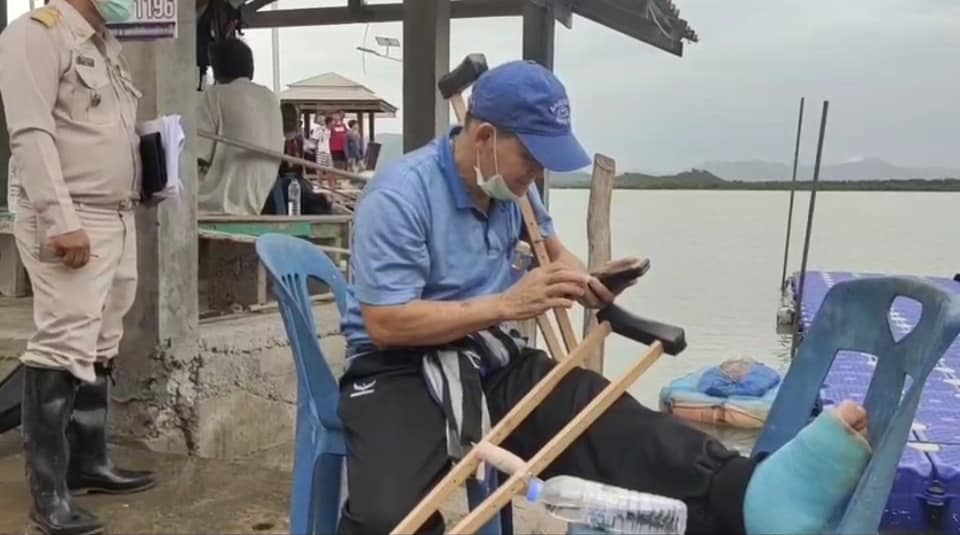 เหตุด่วนเรือนำเที่ยวชมปลาโลมาสีชมพู อ.ขนอมล่มกลางทะเล เสียชีวิต 1 ราย