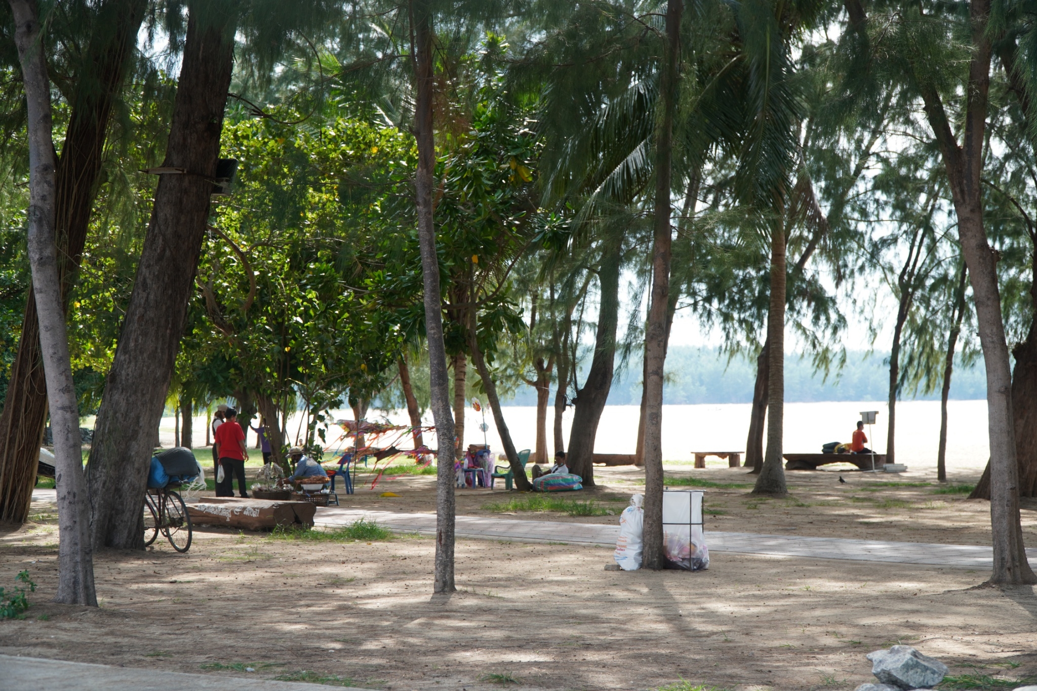 ชายหาดชลาทัศน์ จ.สงขลา ห้ามสูบหรือทิ้งก้นบุหรี่ ตามประกาศราชกิจจานุเบกษา