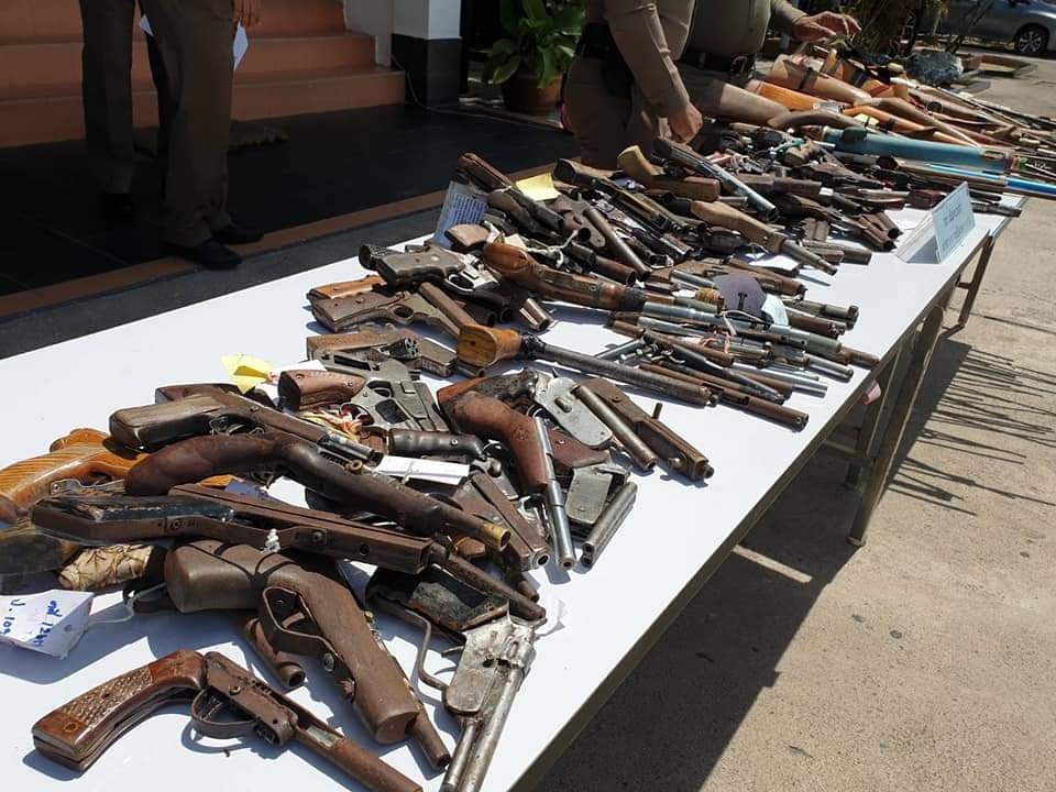 ตำรวจภูธรยะลาสั่งทำลายอาวุธปืนไทยประดิษฐ์ของกลางที่ยึดได้มากกว่า 200 กระบอก