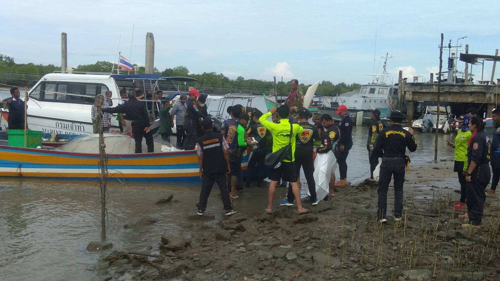 ยุติการค้นหาลูกเรือประมงไทยแล้ว หลังพบศพแถวรอยต่อน่านน้ำไทย-มาเลฯ หลังค้นหามานาน 3 วัน