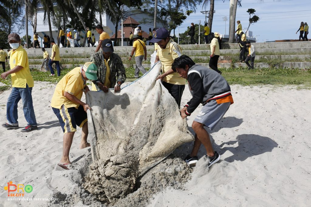 ทั้งนี้ เทศบาลนครสงขลา ได้กำหนดจัดกิจกรรม Big Cleaning Day ถนนเฉลิมพระเกียรติ (ถนนชลาทัศน์) ในทุกวันจันทร์แรกของเดือน ตั้งแต่เวลา 09.00 น. เป็นต้นไป เพื่อให้ทุกภาคส่วนได้มีส่วนร่วมในการช่วยกันรักษาความสะอาดและแก้ปัญหาขยะบริเวณแหล่งท่องเที่ยวต่าง ๆ