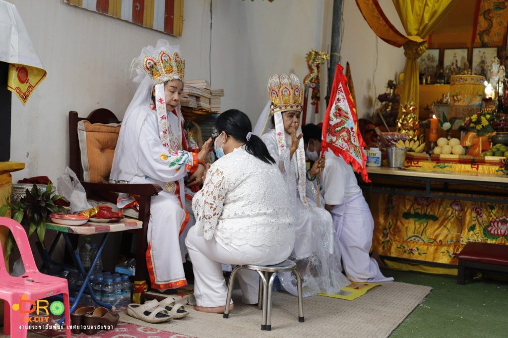 บรรยากาสคึกคักขบวนแห่พระรอบเมืองสงขลาเทศกาลถือศีลกินเจ ครั้งที่ 11 ปชช.ขอพรเป็นสิริมงคลให้กับชีวิตและครอบครัวตลอดเส้นทาง