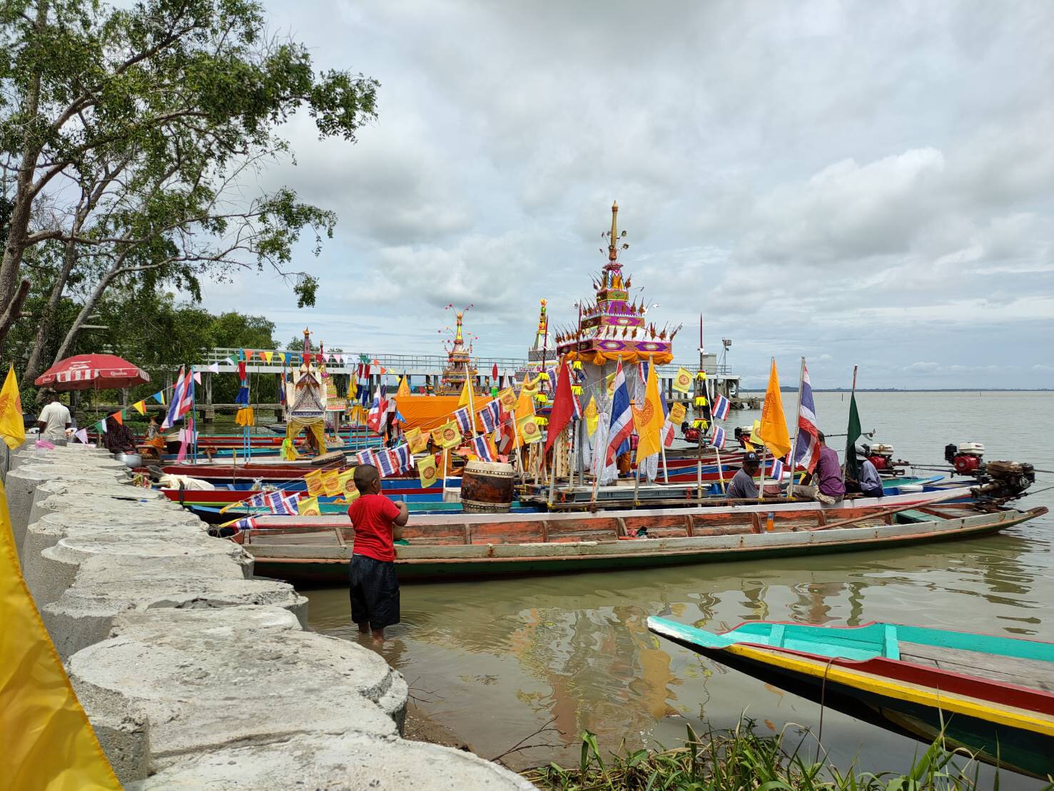 ชักพระเป็นพิธีบุญอย่างหนึ่งของชาวจังหวัดภาคใต้หรือชาวปักษ์ใต้ที่กระทำสืบต่อกันมาตั้งแต่โบราณกาล จนกระทั่งปัจจุบันนี้ มีหลายจังหวัดในภาคใต้ที่มีการจัดงานอย่างยิ่งใหญ่ ที่เคยได้ยินข่าวการจัดงานได้แก่ สุราษฎร์ธานี นครศรีธรรมราช สงขลา ปัตตานี เป็นต้น ถือว่า ประเพณีนี้มีความสำคัญและยิ่งใหญ่กว่าหลายๆ ประเพณี ที่จัดขึ้นในจังหวัด โดยเฉพาะที่อำเภอเมืองสุราษฎร์ธานี จะมีชักพระบกและพระน้ำ กำหนดการชักพระ คือ วันแรม ๑ ค่ำ เดือน ๑๑ ของทุกปีเป็นวันที่พระสงฆ์ ออกพรรษา หรือที่เรียกว่า "วันปวารณา"  ก่อนการชักพระ ๑๐-๑๕ วัน ชาวบ้านและชาววัดจะช่วยกันจัดเตรียมทำเรือพระสำหรับที่จะลากกันอย่างหรูหรา ข้างบนทำเป็นบุษบกสำหรับประดิษฐานพระพุทธรูป ในช่วงเวลาก่อนถึงวันชักพระนี้จะมีการ "คุมโพน" หรือ "คุมพระ" คือการประโคม ฆ้อง กลอง ตะโพน เพื่อเป็นการซ้อมหรืออุ่นเครื่อง และเป็นการสร้างบรรยากาศอันคึกคักให้ชาวบ้านได้เตรียมตัวสำหรับกาลอันสำคัญนี้