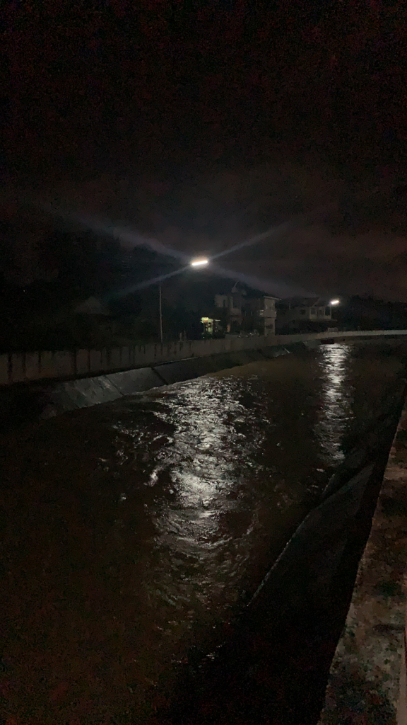 สถานการณ์น้ำในคลองพื้นที่เขตเทศบาลหาดใหญ่ ตอนนี้อยู่ในระดับปกติ