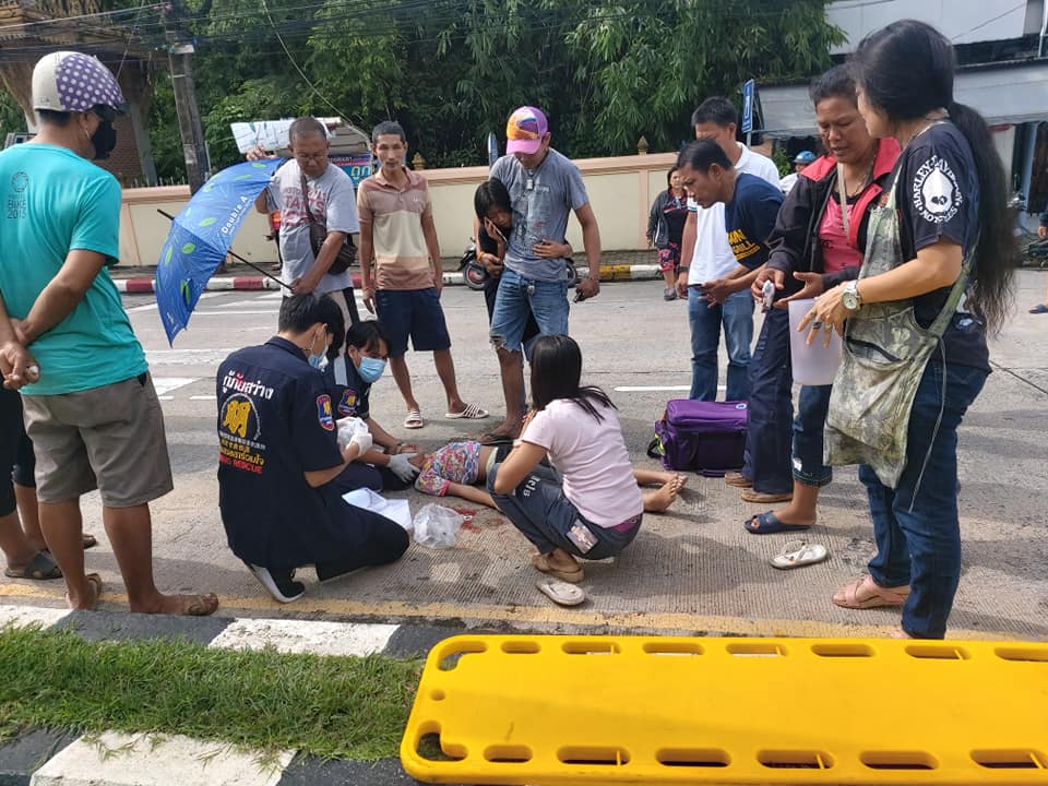 อุบัติเหตุรถยนต์ปิคอัพชนเด็ก 10 ขวบเสียชีวิตขณะข้ามถนนบริเวณหน้าวัดอุทัย จ.สงขลา