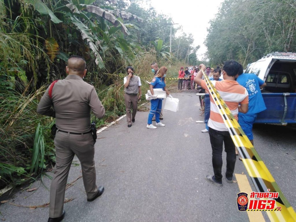 นักประดาน้ำมูลนิธิฯ ค้นหามีดของกลางเชื่อมโยงไปยังคดีพบศพหญิง 50 ปี ที่อ.จะนะ จ.สงขลา