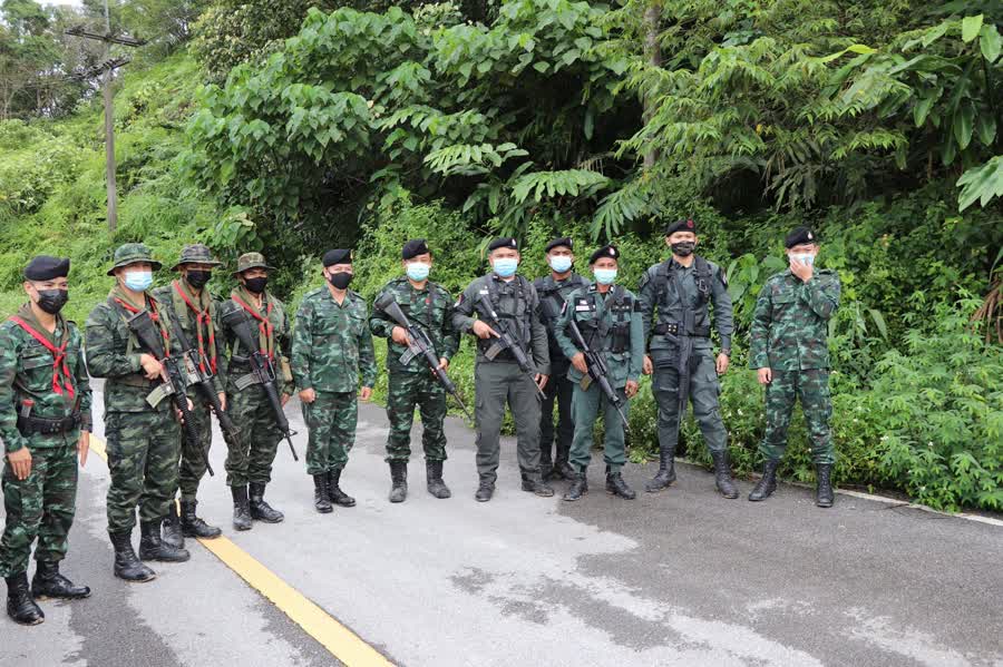 ทหาร ตชด. ตรวจเข้มช่องทางธรรมชาติตามแนวชายแดนไทย-มาเลเซีย ป้องกันสิ่งผิดกฎหมาย