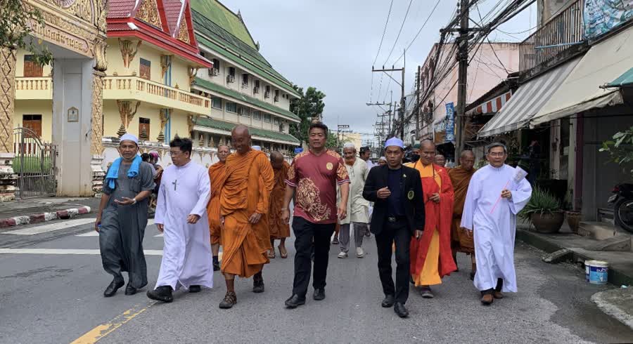 5 ศาสนา เดินเจริญเมตตาให้เกิดสันติสุขให้ประเทศสงบสุข และไม่ได้เกี่ยวกับการเมือง