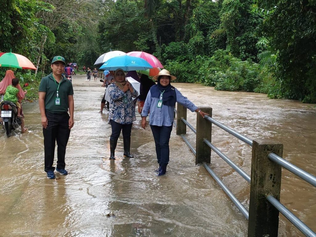 สนง.เกษตรสงขลาที่ 5 เร่งสำรวจพื้นที่เสียหาย เตรียมช่วยเหลือพี่น้องเกษตรกรภาคใต้ พร้อมฟื้นฟูพื้นที่การเกษตรทันทีหลังน้ำลด