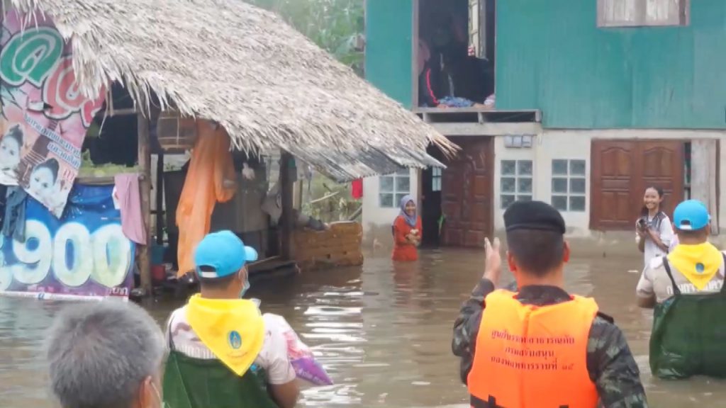 จ.สงขลา หมู่บ้านแลแบงออกใน อ.สะบ้าย้อย ยังถูกน้ำท่วมขังชาวบ้านเดือดร้อนกว่า 100 ครัวเรือน