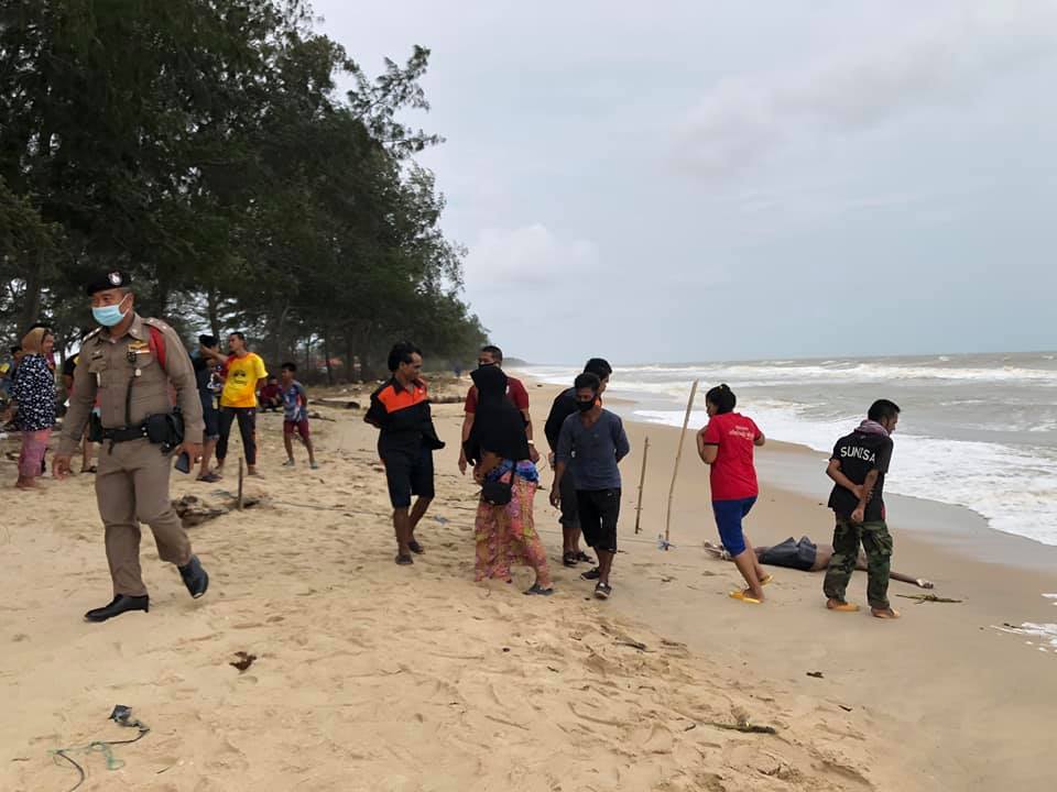 สลดชายหาดม่วงงาม ! พบศพลอยติดชายหาด สภาพศพไม่มีร่องรอยบาดแผล