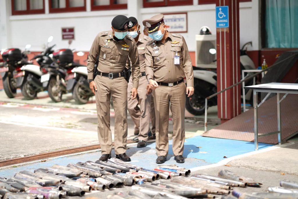 ตำรวจพัทลุงเอาจริง! ทำลายท่อไอเสียทิ้ง 280 ท่อ ยึดการแข่งรถจักรยานยนต์ผิดกฎหมาย 1 ตำรวจพัทลุงเอาจริง! ทำลายท่อไอเสียทิ้ง 280 ท่อยึดการแข่งรถจักรยานยนต์ผิดกฎหมาย