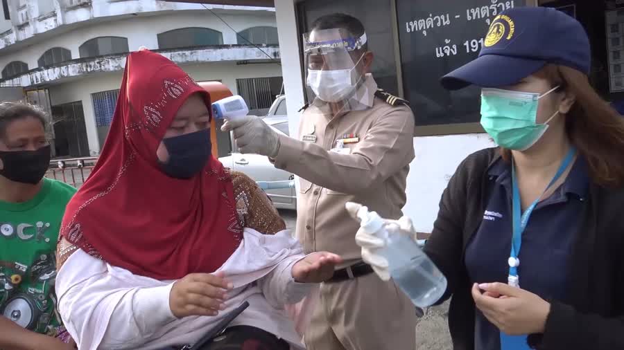 ศรชล.จังหวัดสงขลา คุมเข้มท่าเทียบเรือประมงจังหวัดสงขลา ป้องกันโควิด-19 สร้างความมั่นใจให้กับผู้บริโภค