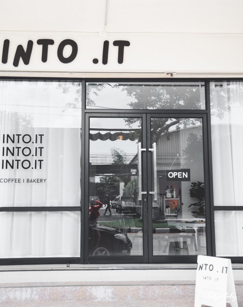 into.it cafe' คาเฟ่มินิมอล หาดใหญ่