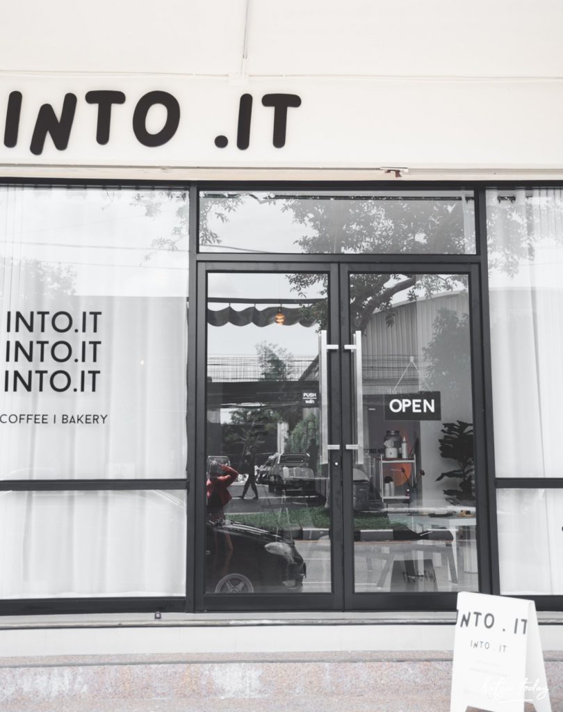 into.it cafe' คาเฟ่มินิมอล หาดใหญ่