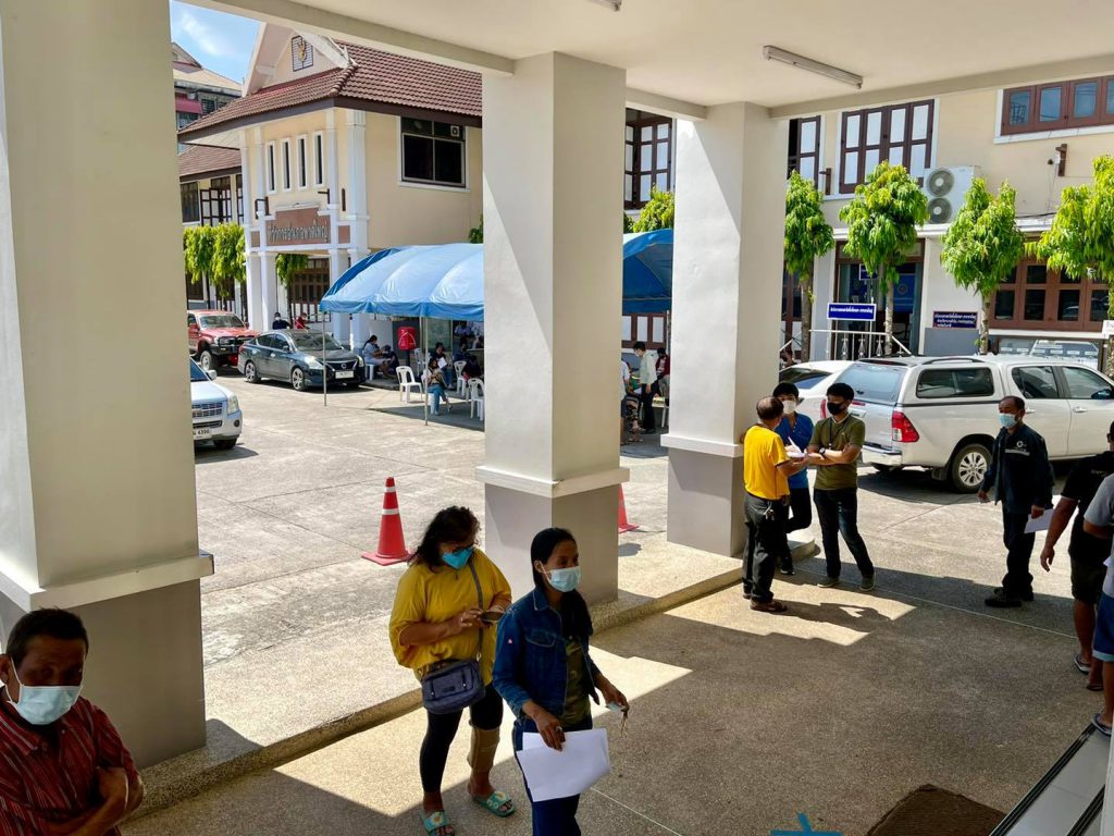วันแรกหลังประกาศใช้มาตรการควบคุมสูงสุด ปชช.ขอเอกสารรับรองความจำเป็นเดินทางออกจาก จ.สงขลา 1 207211367 3793454507429757 5838673405236328854 N