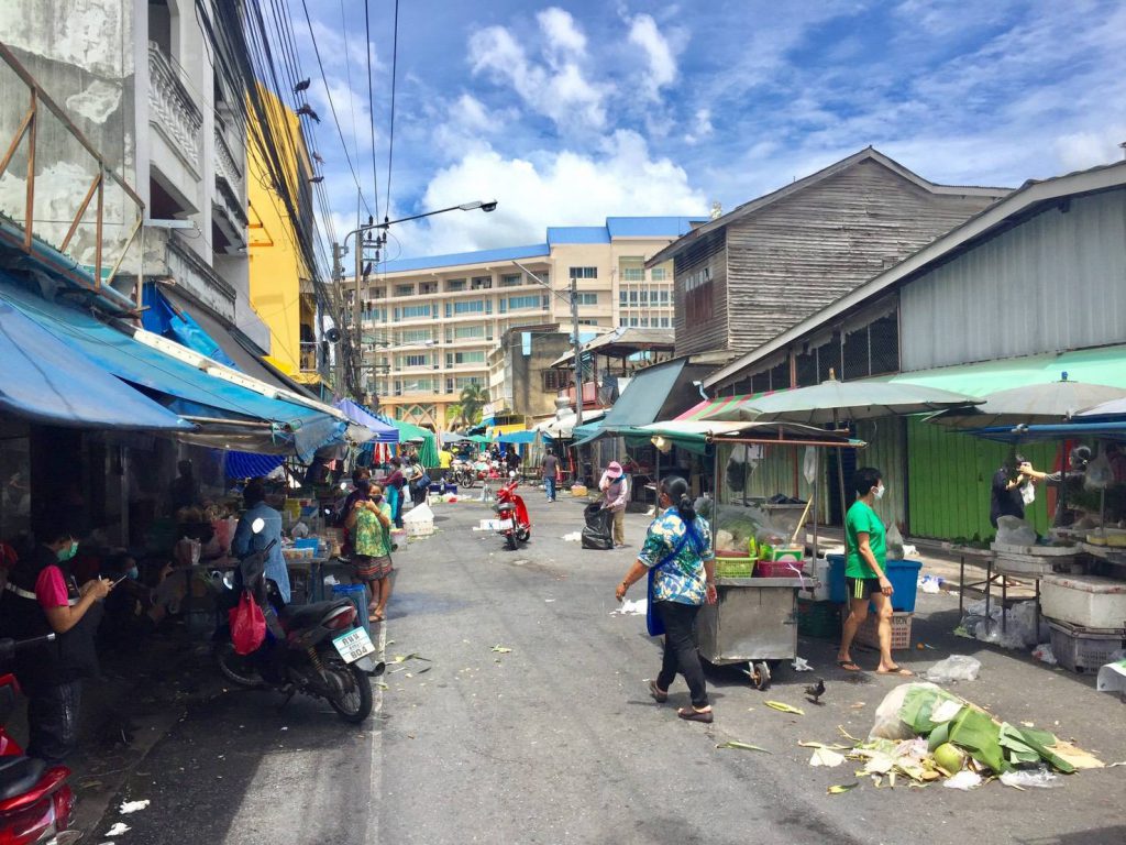 ตลาดโก้งโค้งหาดใหญ่ พบผู้ติดเชื้อโควิด ปิดตลาด 3 วัน ตั้งแต่วันที่ 12-14 ก.ค. 64 3 215226306 4241335439290999 2174502094008897260 N