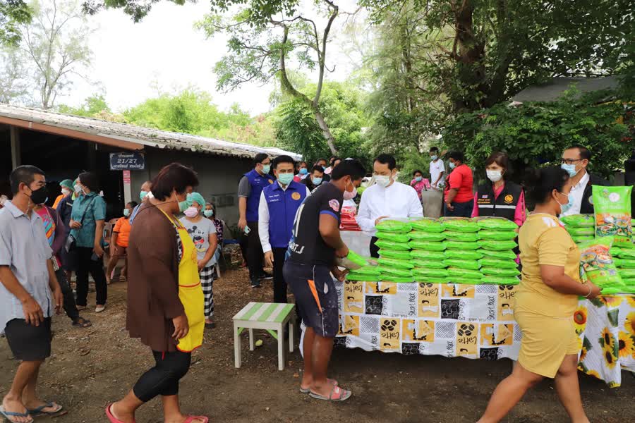 ผู้ว่าราชการสงขลา มอบข้าวสารให้แก่ประชาชนในเขตเทศบาลนคร จำนวน 70 ถุง 2 573c638a057b80b9e355e5610d42c596 Small