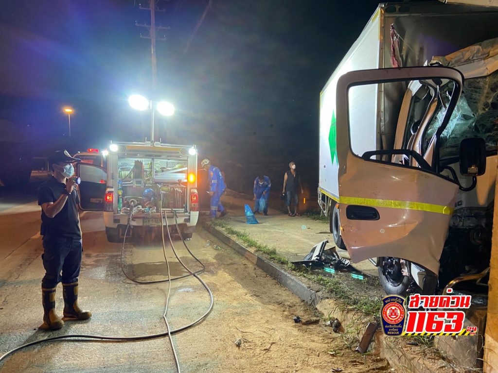 สงขลา เกิดเหตุรถบรรทุก 6 ล้อชนเสาไฟฟ้า บาดเจ็บสาหัส 1 ราย บริเวณห้าแยกน้ำกระจาย 3 240996634 4590770887621339 7888646964002041467 N