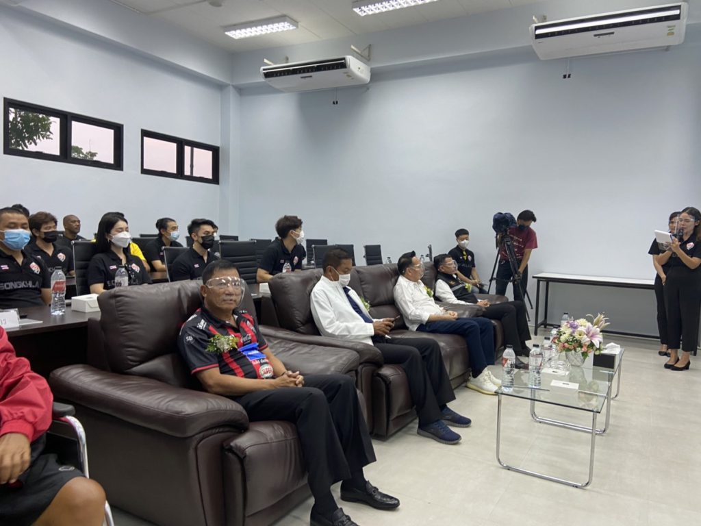 สโมสรสงขลา เอฟซี เปิดตัวที่ปรึกษาสโมสร พร้อมขอบคุณผู้ใหญ่ใจดีร่วมเป็นที่ปรึกษา เตรียมเดินหน้าไทยลีก 2 5 S 19046428