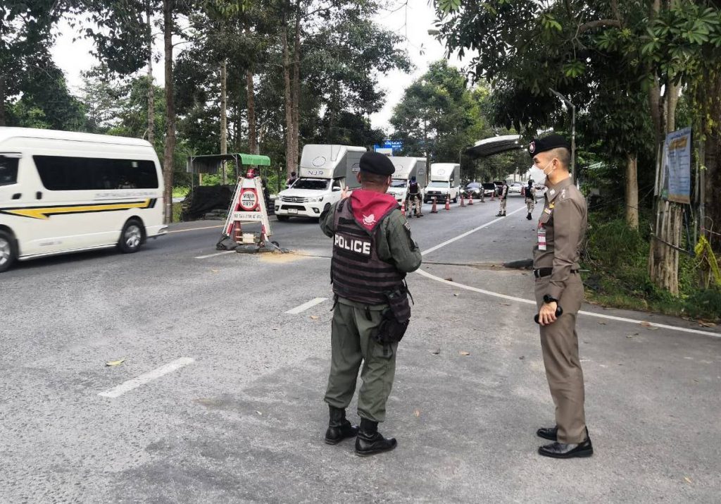 ตำรวจภูธรจังหวัดสงขลา เข้มจุดตรวจคัดกรองโควิด-19 หลังพบผู้ติดเชื้อเพิ่มหลายอำเภอ 2 246049337 4569251113143615 1177599073920302016 N