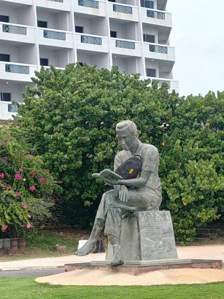 สงขลา ชุด EOD วัตถุต้องสงสัยวางอยู่บริเวณรูปปั้นคนอ่านหนังสือ ริมหาดชลาทัศน์ 2 246148997 2934602896789952 4719017497084123338 N