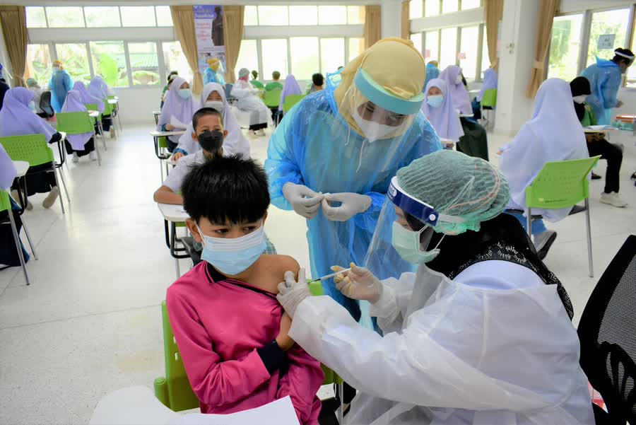 จังหวัดสงขลา ตั้งเป้าฉีดวัคซีนให้ครอบคลุม 70 % ของทุกกลุ่มเป้าหมายเพื่อรองรับการเปิดเมือง 3 E9561ac967236c2459de264519b944e5 Small