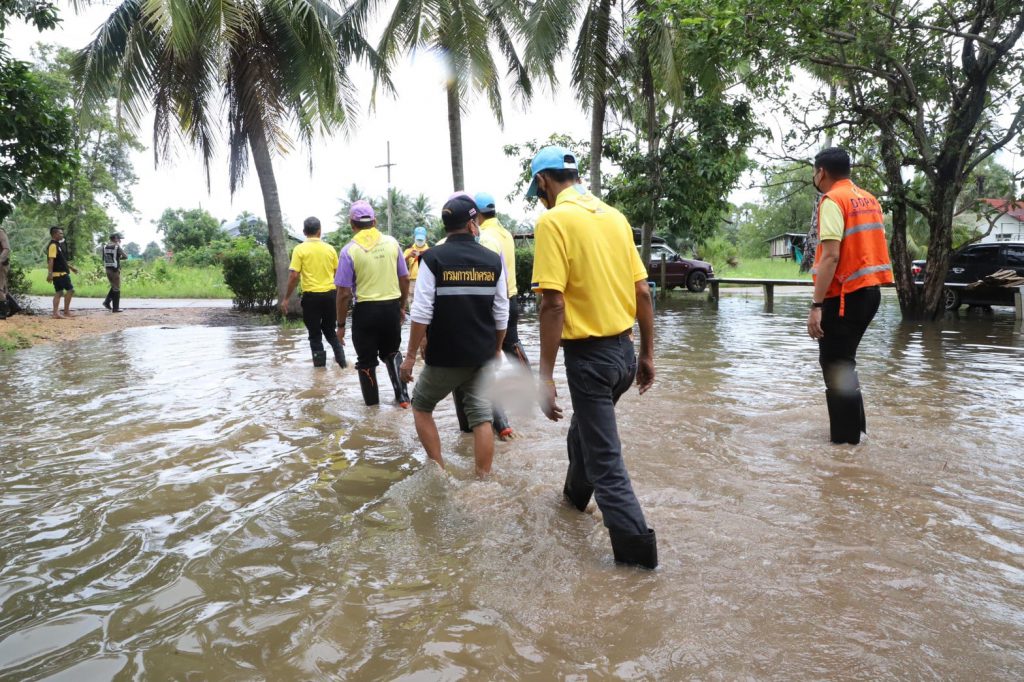 จังหวัดสงขลา มอบถุงยังชีพให้แก่ประชาชนอ.กระแสสินธุ์ หลังบ้านเรือนถูกน้ำท่วมขัง 2 263135982 438273817870424 6339134077465171223 N