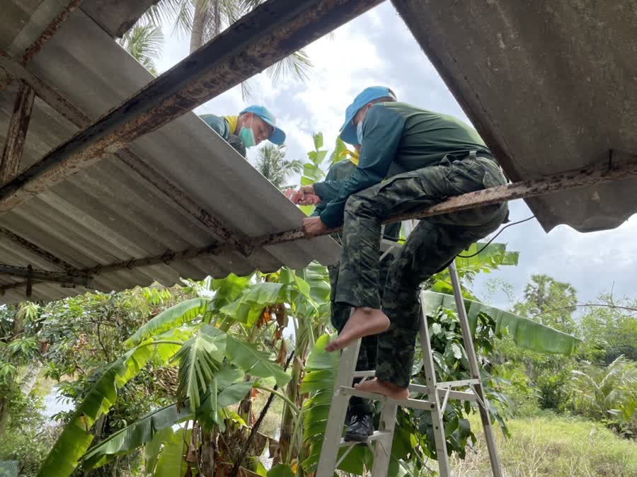 จ.สงขลา พายุพัดถล่มบ้านเรือนประชาชนอ.สทิงพระ เสียหายไปกว่า 15 หลังคาเรือน 4 4448cda92ebae8f78b1bc1b65acc4cb9 Small