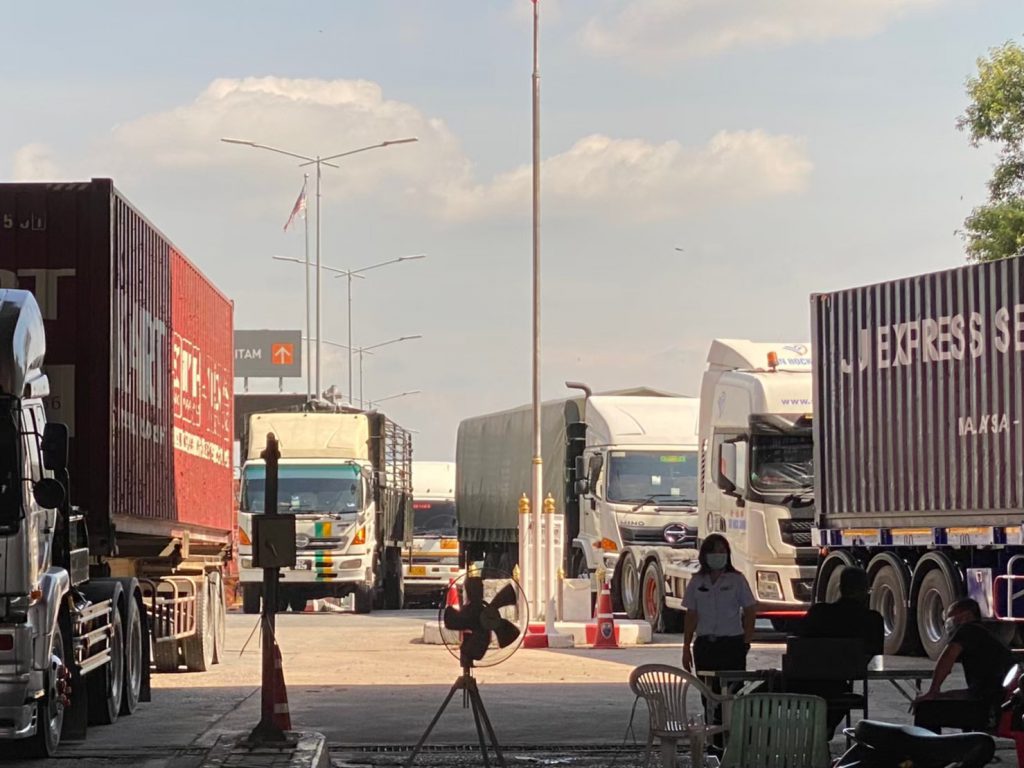 สงขลา เปิดมาตรการเดินทางเข้าประเทศไทยแบบ Test and Go ทางด่านสะเดา 3 Line Album ด่านสะเดา ๒๒๐๓๑๗ 2