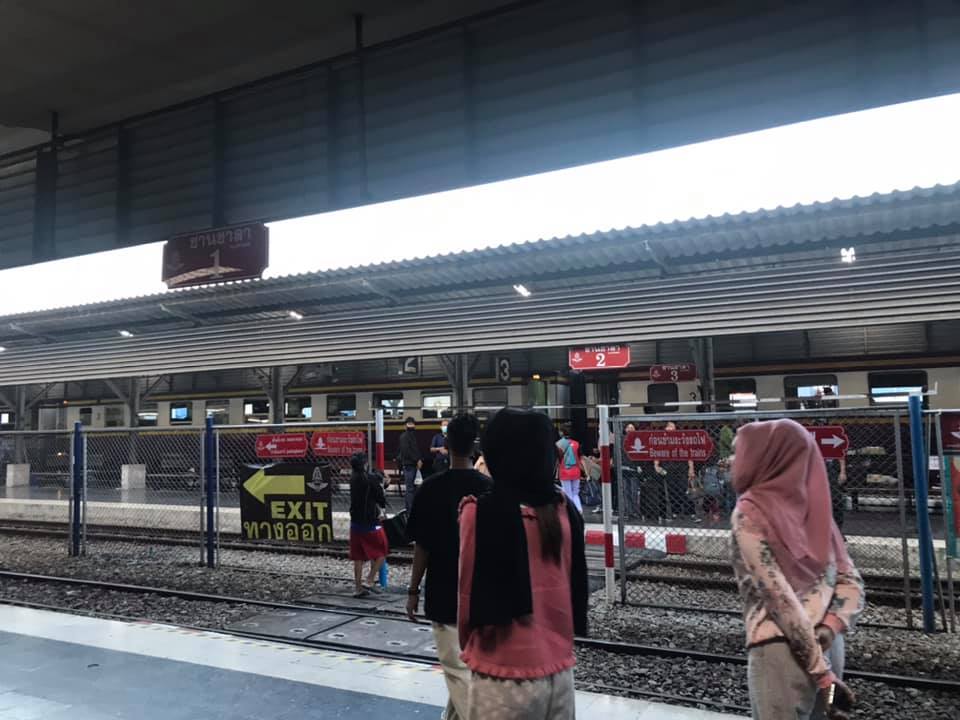 สงขลา สถานีรถไฟชุมทางหาดใหญ่คึกคัก ประชาชนเริ่มเดินทางช่วงสงกรานต์ 3 109844013 721549592019924 7901256395640124896 N