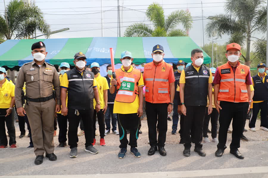 รองผู้ว่าฯ สงขลา ลงพื้นที่เยี่ยมจุดตรวจ ให้กำลังใจเจ้าหน้าที่ในช่วงเทศกาลสงกรานต์ 2565 3 90847a4ceb5e260e234d1e9b655e3525 Small