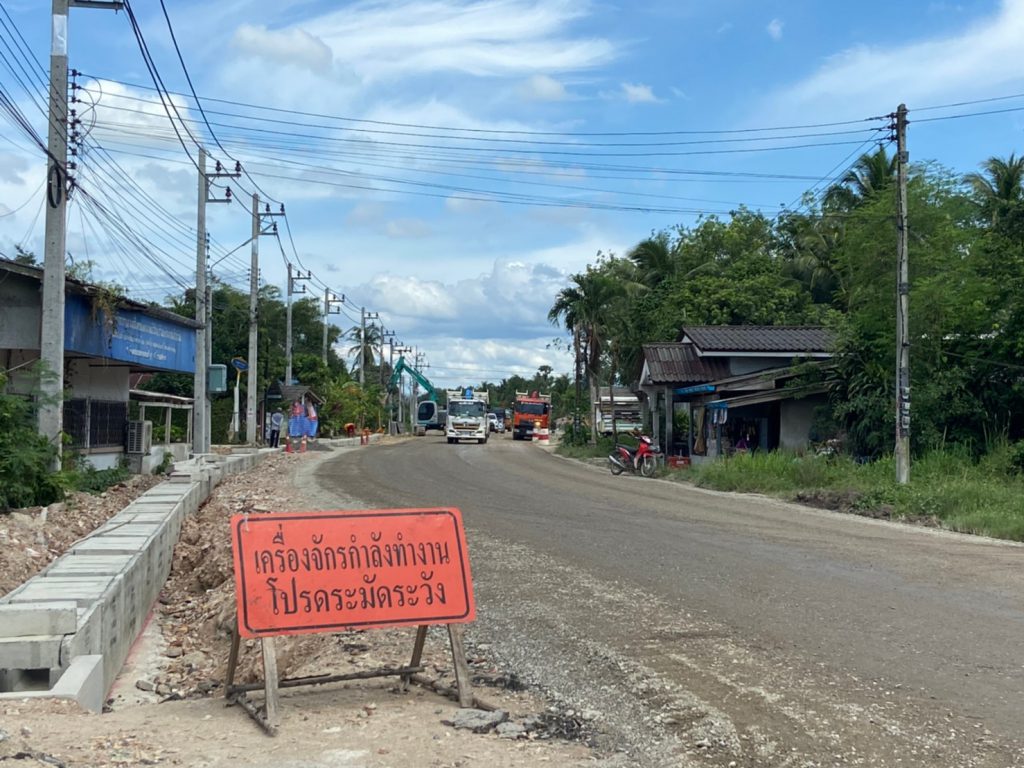 สงขลา บ้านนาหลา-ท่าข้ามก่อสร้างถนนเพื่อความสะดวกสบายในการสัญจรของพี่น้องประชาชน 5 Line Album ทำถนนท่าข้าม ๒๒๐๖๐๑ 2