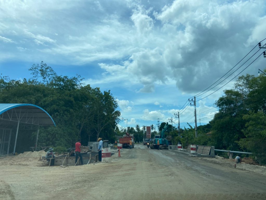 สงขลา บ้านนาหลา-ท่าข้ามก่อสร้างถนนเพื่อความสะดวกสบายในการสัญจรของพี่น้องประชาชน 3 Line Album ทำถนนท่าข้าม ๒๒๐๖๐๑ 4