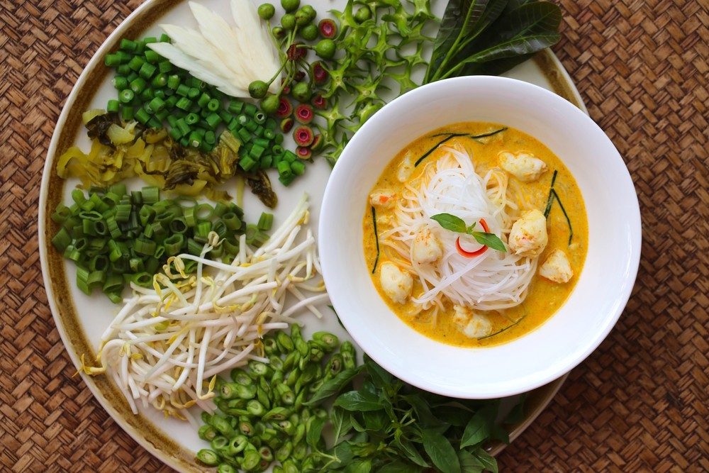 Khanom,jin,gaeng,poo,is,thai,vermicelli,with,crab,curry