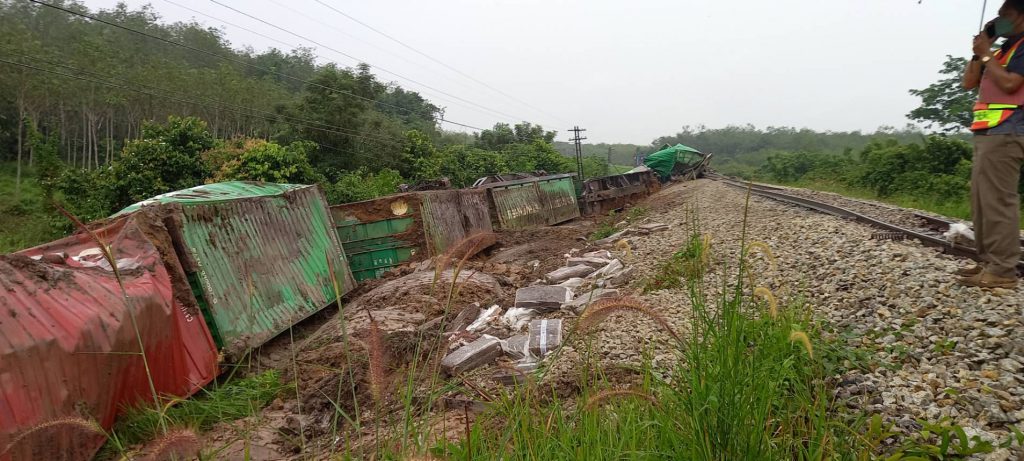 ผบ.ตร. ลงใต้แถลงเหตุลอบวางระเบิดรถไฟที่สงขลาออกหมายจับแกนนำแล้ว 4 317851452 2720652031399701 7596328825086314787 N