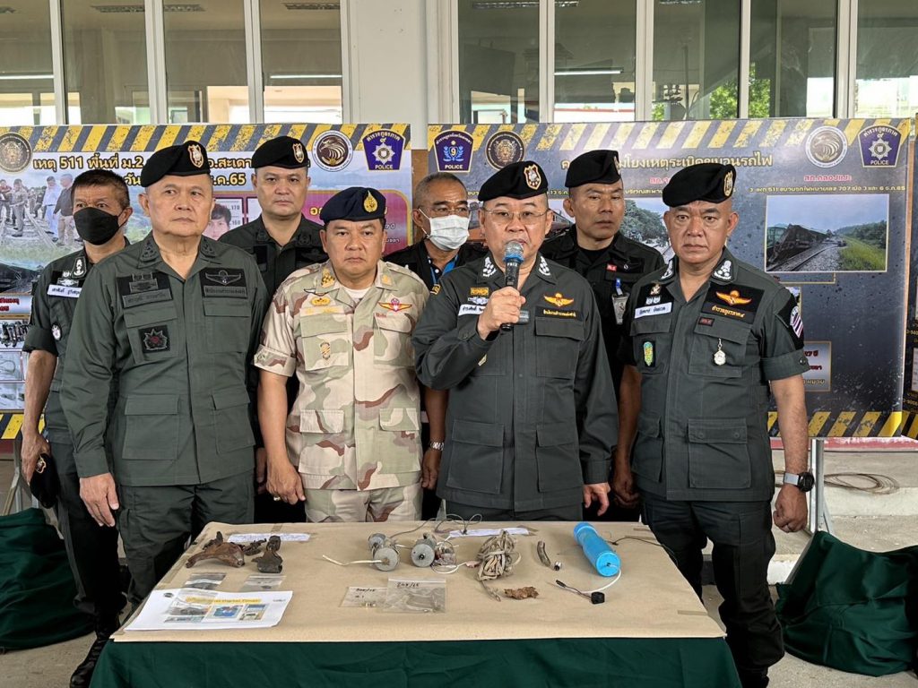 ผบ.ตร. ลงใต้แถลงเหตุลอบวางระเบิดรถไฟที่สงขลาออกหมายจับแกนนำแล้ว 2 323424408 871254404019239 8789526173531323137 N