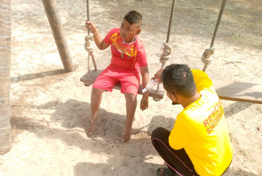 เตือนพี่น้องประชาชนและนักท่องเที่ยว ระมัดระวังแมงกะพรุนพิษ บริเวณชายหาดสมิหลา-ชลาทัศน์ แนะเลี่ยงการลงเล่นน้ำทะเล 5 1678083133476
